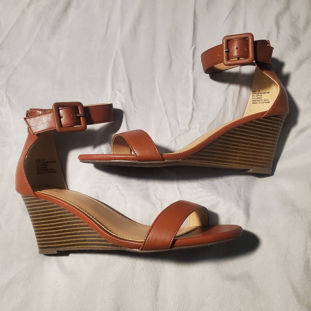 Rust Giselle Wedges - Picture 3 of 4